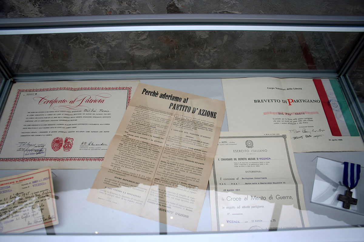 Teca espositiva della mostra dedicata a Dal Pra nel 2014